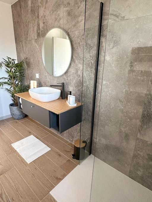 Studio Independant Marigny-Saint-Marcel Exteriér fotografie